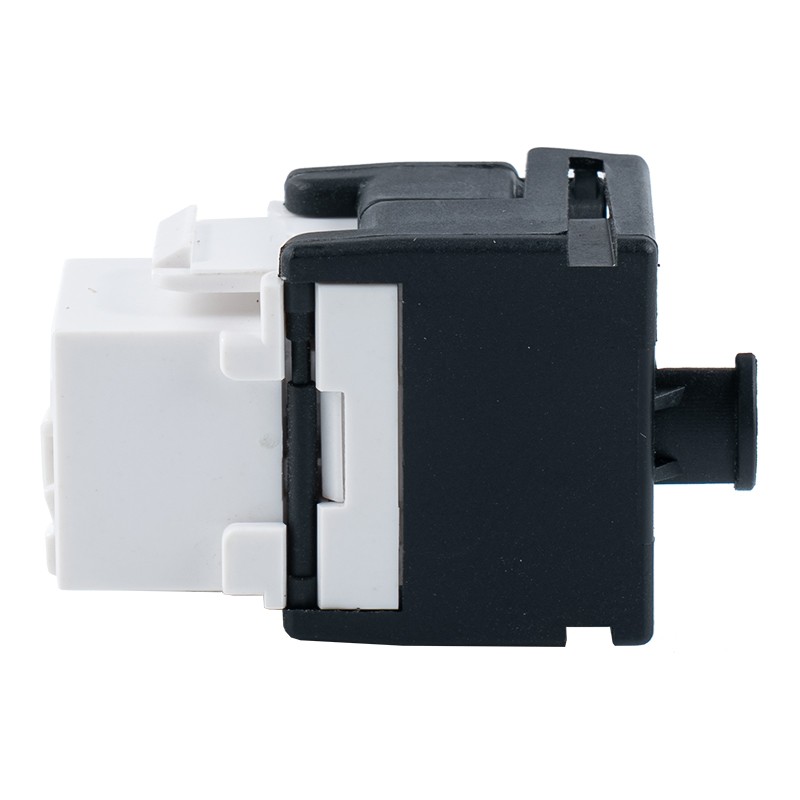 C6A Árnyékolatlan 180°-os Tolless Keystone Jack (kábeltartóval és redőnnyel) SM-2335BCH8C6A C6A Árnyékolatlan 180°-os Tolless Keystone Jack (kábeltartóval és redőnnyel) SM-2335BCH8C6A