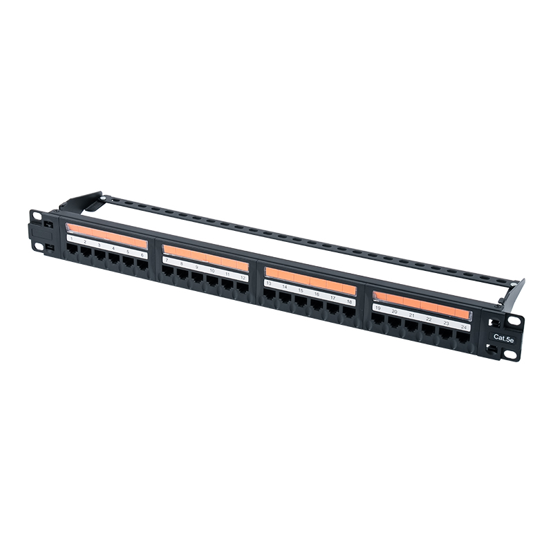 Cat5e 19 hüvelykes 1U árnyékolatlan 24 portos patch panel (flip-top műanyag ablak) SP-3410D24-C5E